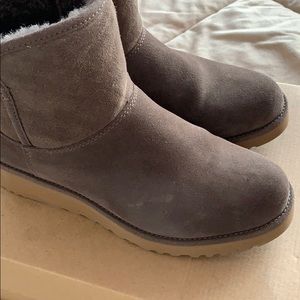 Ugg Kristin boot size 6